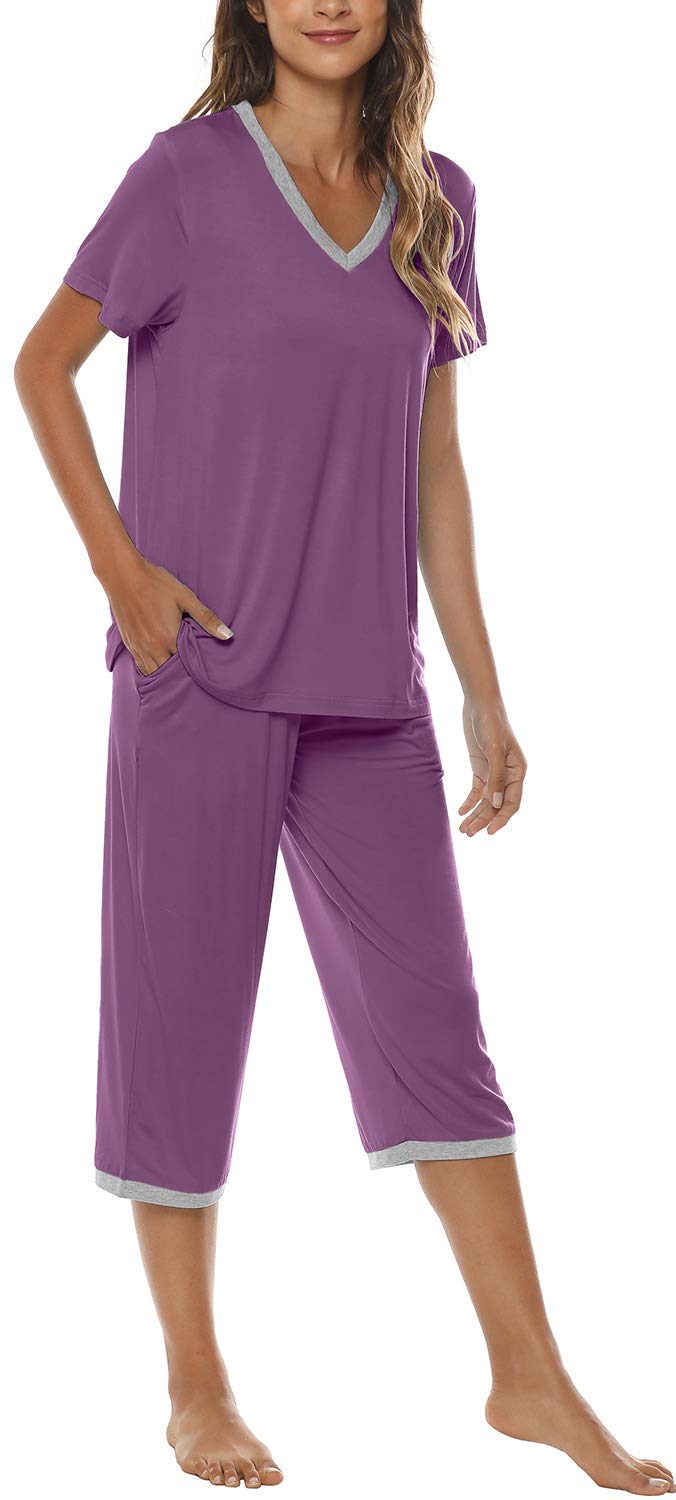 JINSHI Women's Pajamas Set Short Sleeve Top and Capri Pants Lightweight Sleepwear Comfy Pjs Lounge Set with Pockets