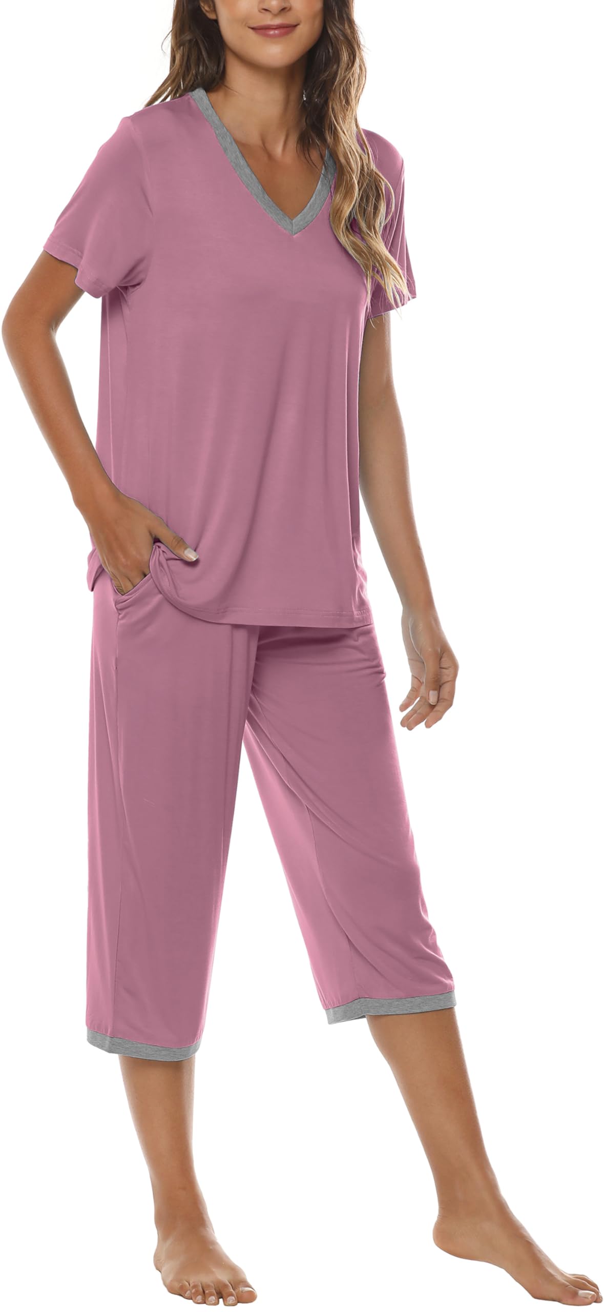 JINSHI Women's Pajamas Set Short Sleeve Top and Capri Pants Lightweight Sleepwear Comfy Pjs Lounge Set with Pockets