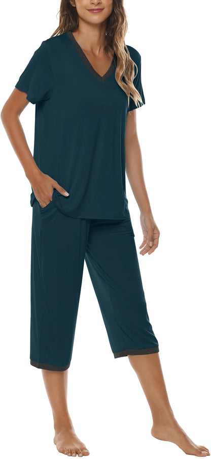 JINSHI Women's Pajamas Set Short Sleeve Top and Capri Pants Lightweight Sleepwear Comfy Pjs Lounge Set with Pockets