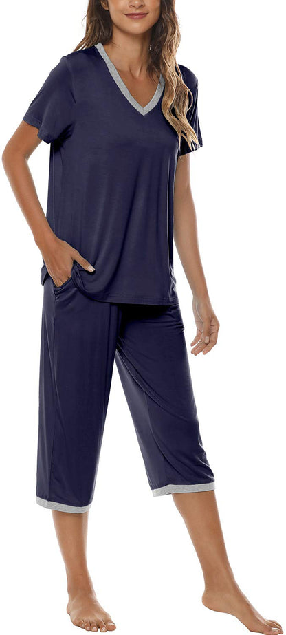 JINSHI Women's Pajamas Set Short Sleeve Top and Capri Pants Lightweight Sleepwear Comfy Pjs Lounge Set with Pockets