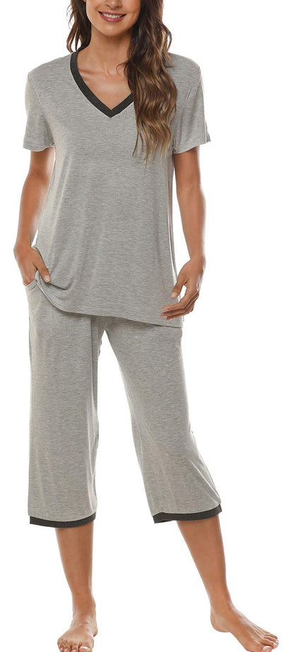 JINSHI Women's Pajamas Set Short Sleeve Top and Capri Pants Lightweight Sleepwear Comfy Pjs Lounge Set with Pockets